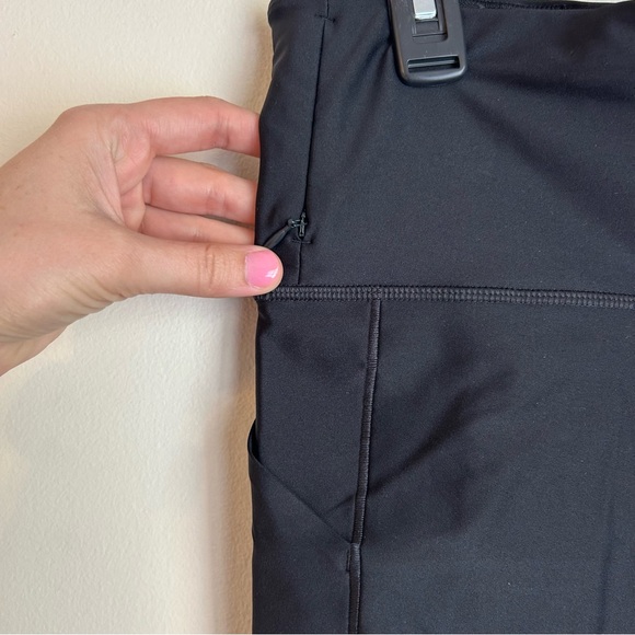 All in Motion Women’s effortless support high-rise pocket bike short 6” | size L - Picture 6 of 9